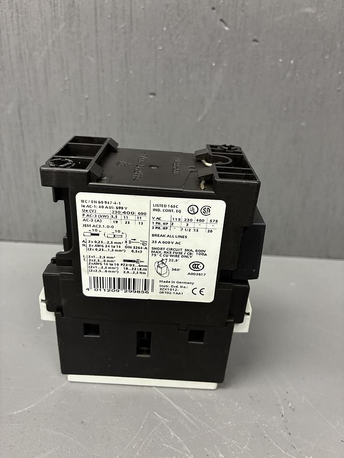 Used Siemens 3RT1026-3K Contactor – 3-Pole, 18.5kW @ 400V, 24V DC Coil GHC-37