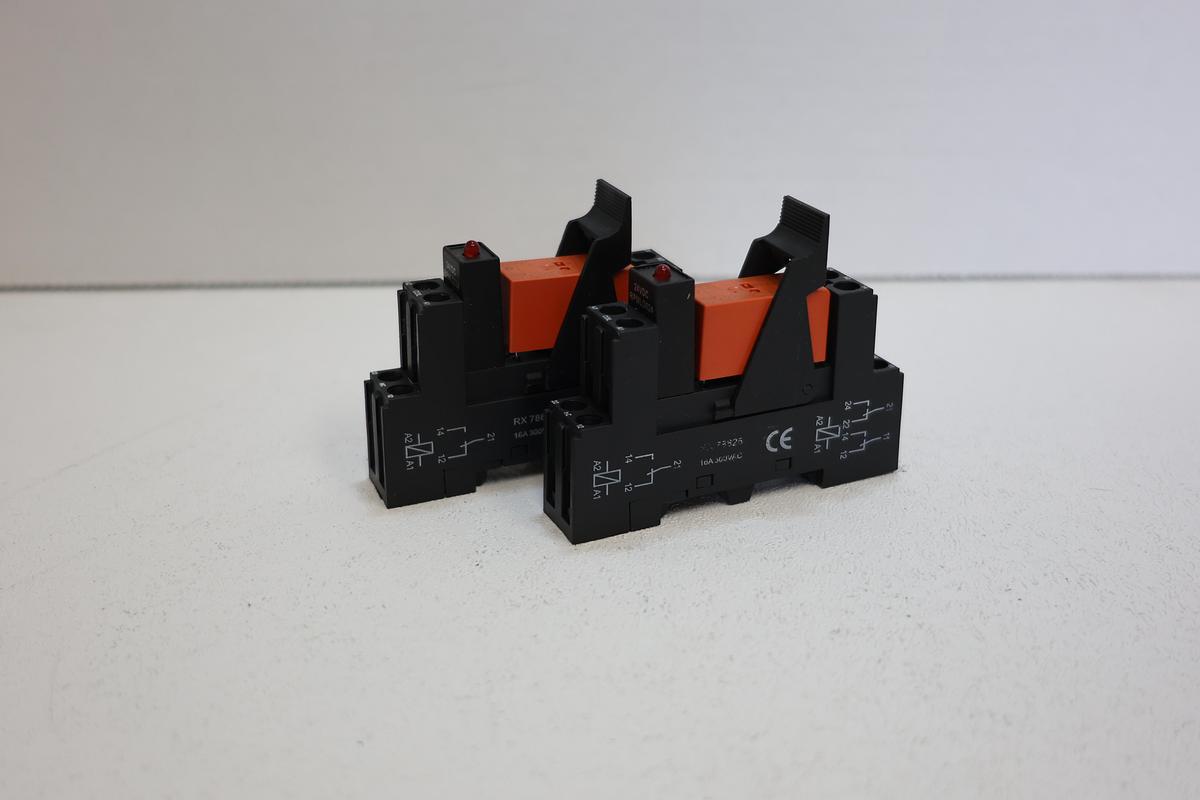 Used Schrack RT78625 Relay Socket Lot of 2 DIN Rail 8-Pin Screw Terminal RT Series