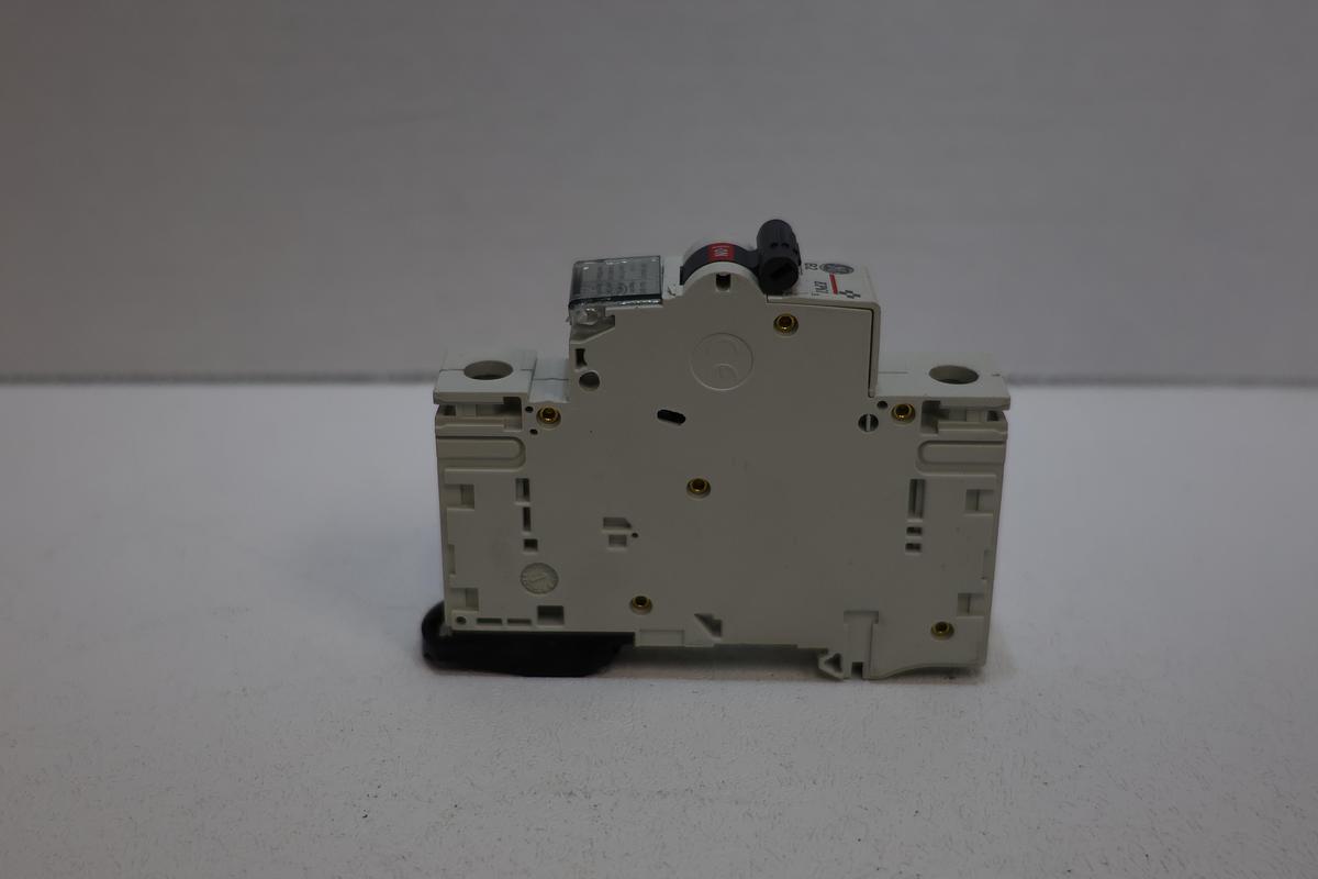 Used AEG EP61 B2 6000 672118 2A Single Pole Circuit Breaker DIN Rail MCB GHC-7
