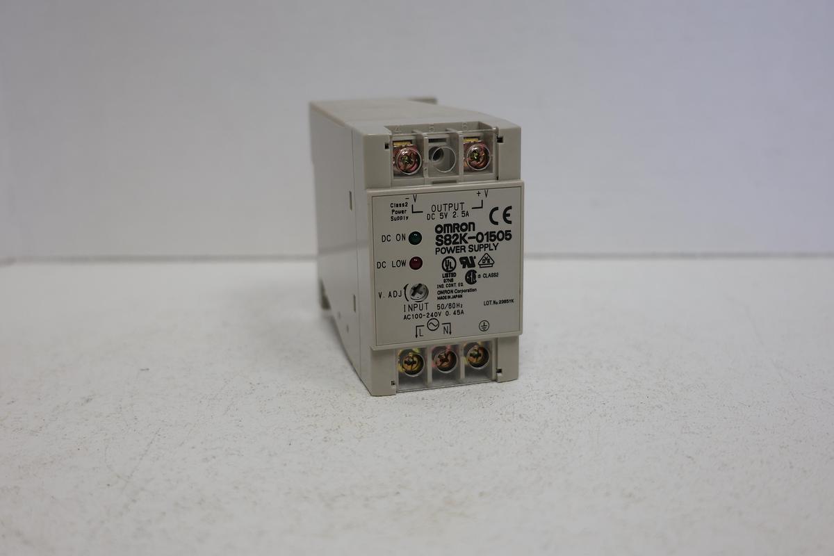 Used Omron S82K-01505 Power Supply 5VDC 3A 15W DIN Rail Industrial PLC