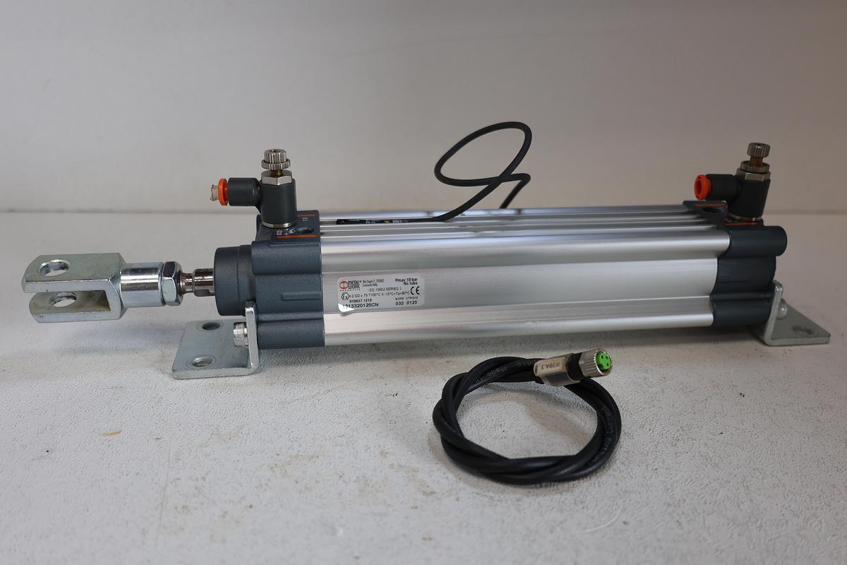 Used Metal Work Pneumatic Cylinder – ISO 15552 Series 3 (32mm Bore x 125mm Stroke) PN:1213320125CN