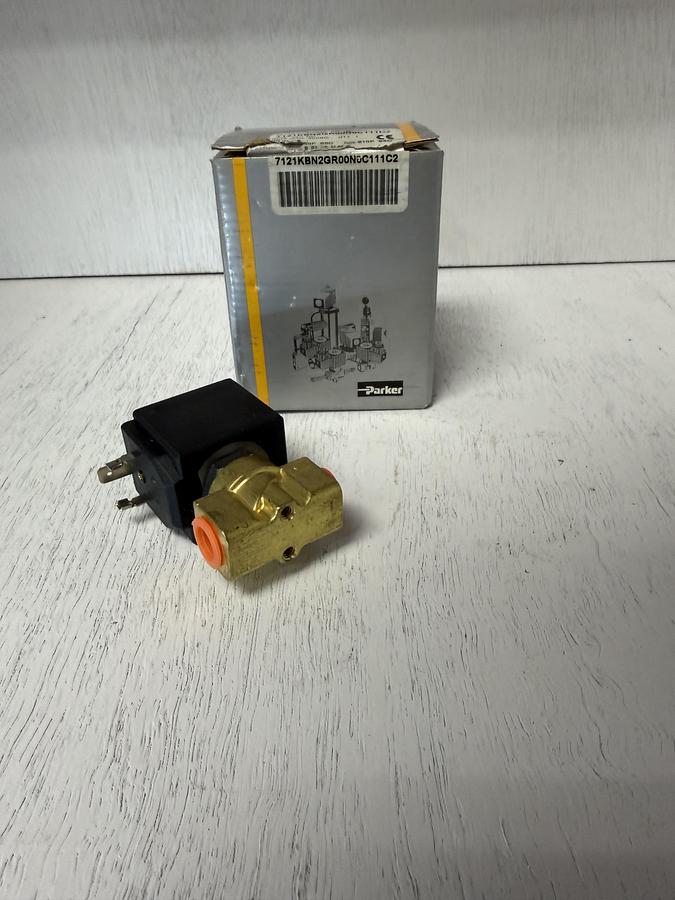 Used Parker 7121KBN2GR00N0C111C2 Fluid Control Solenoid Valve GHA-178