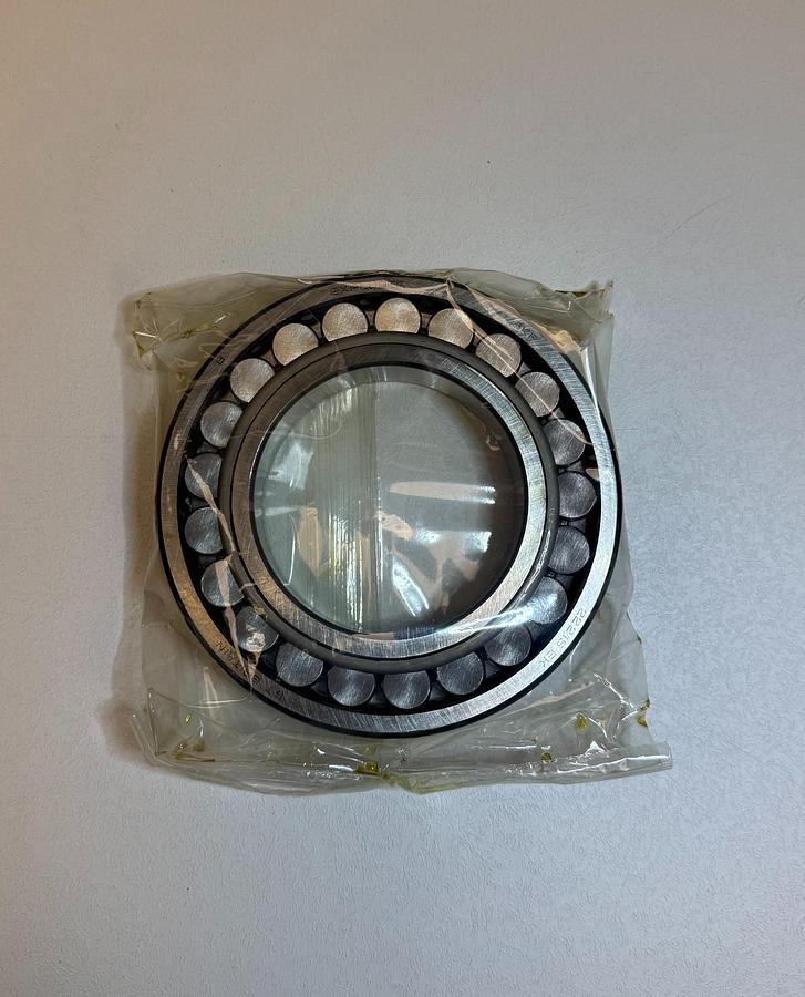 Used 1PC SKF 22215 EK Spherical Roller Bearing #0 GHA-SS4