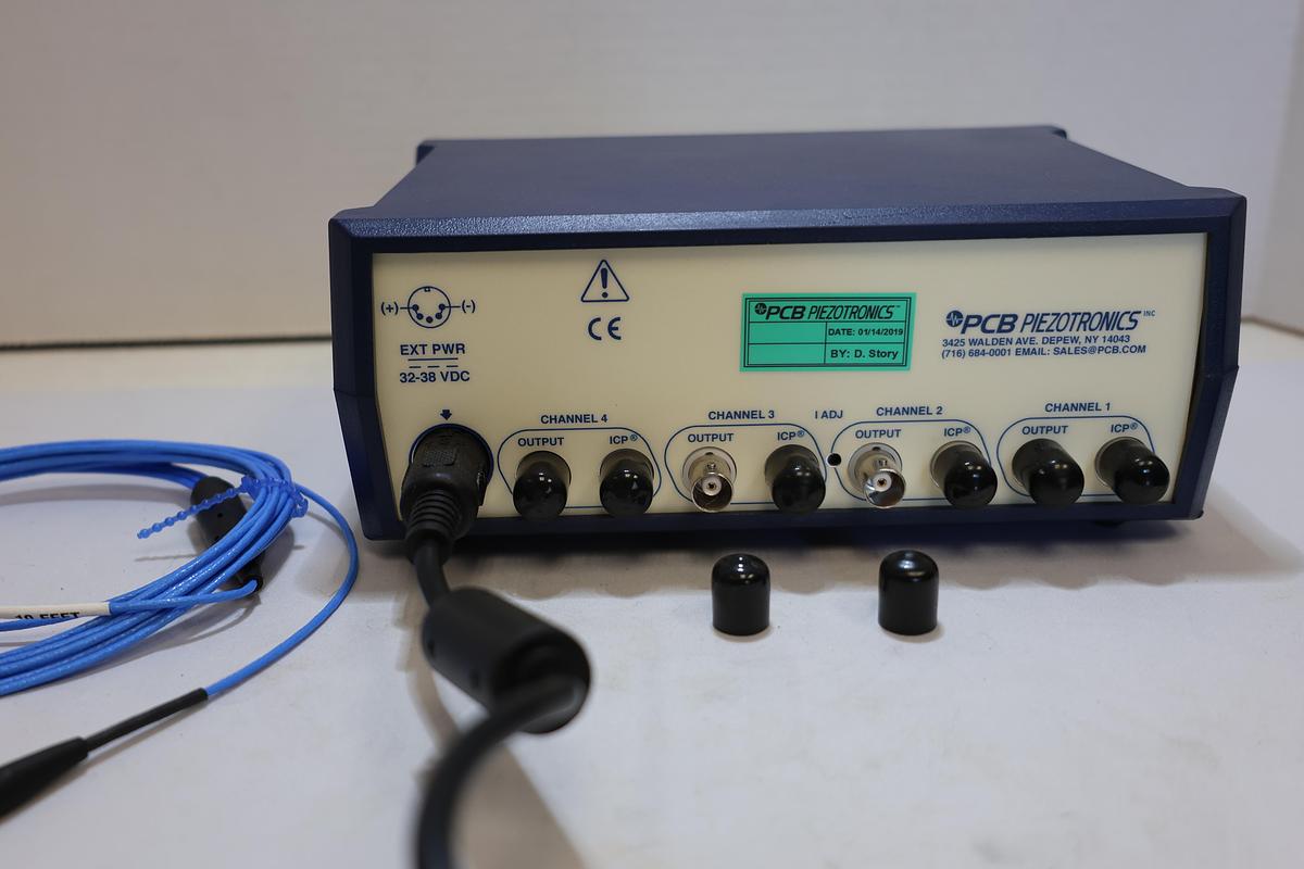 Used PCB 482C05 Vibration Analysis System w/ 2 HT356B01 Sensors & 034G10