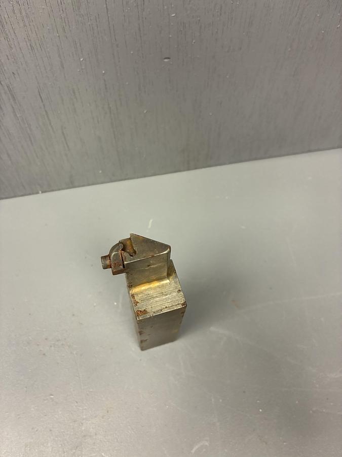 Used KENNAMETAL NER-162C LATHE TURNING TOOL HOLDER 1"  GHC-17