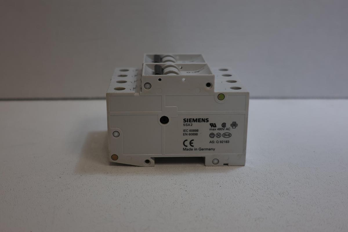 Used Siemens 5SX22 C10 LOT of 2