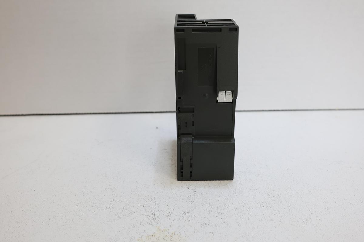 Used Siemens SIMATIC S7 ET200S IM151-1 Standard 6ES7 151-1AA04-0AB0 Module