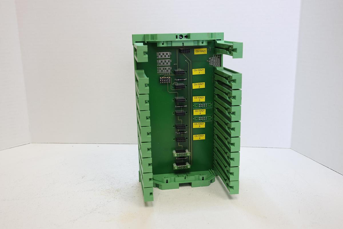 Used Dina Elektronik DNDS-8M PLC Rack System DIN Rail Mount Control Module Backplane