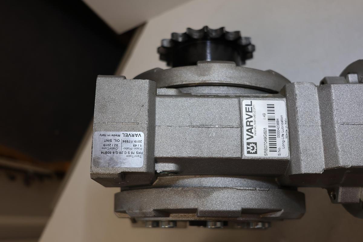 Used Varvel FRS 70 Gearmotor 1.5HP 230/460V 3PH 1690 RPM w/ Sprocket Used