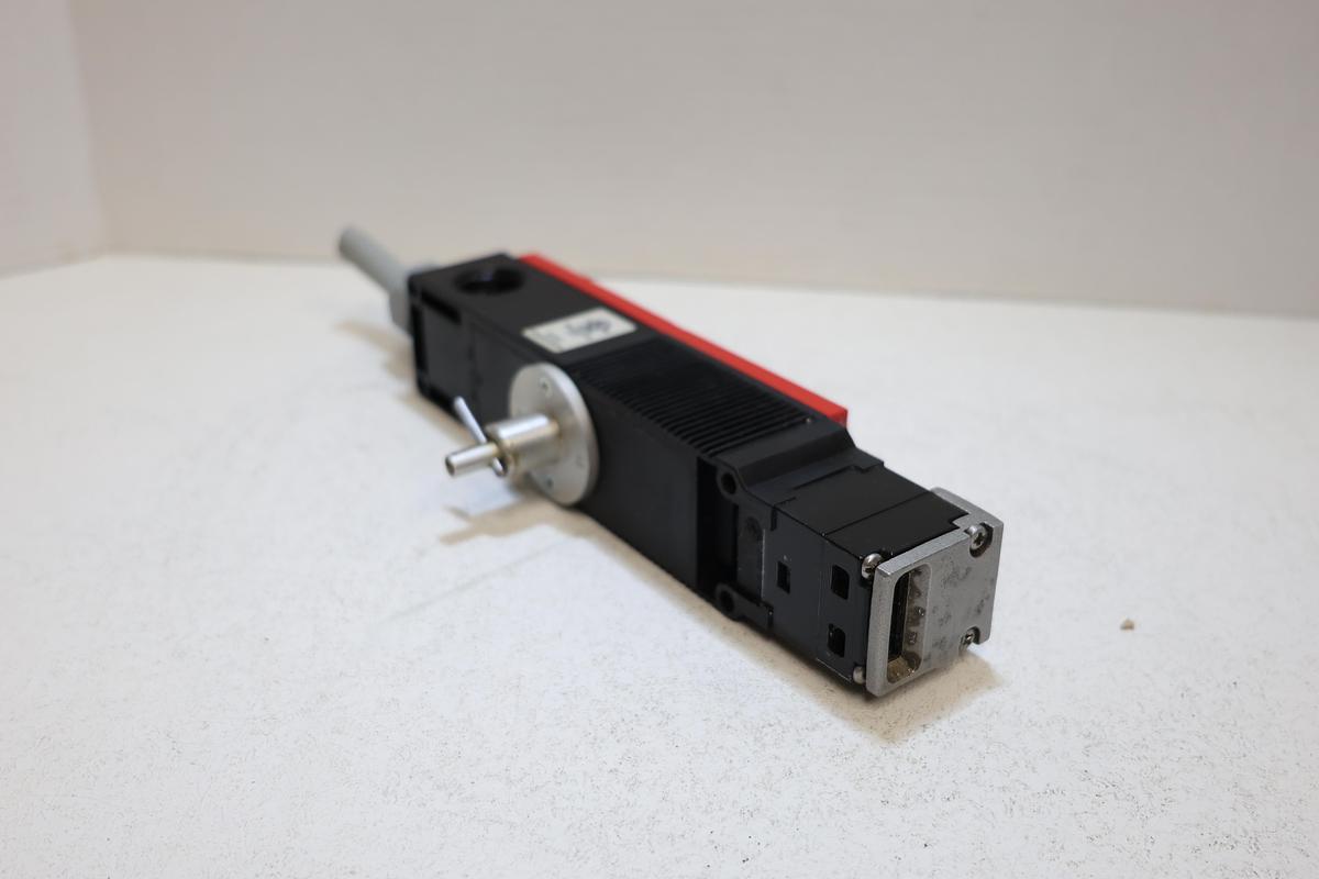Used Euchner STP3D-4141A024MC2117 Safety Interlock Switch 24V AC/DC IP67