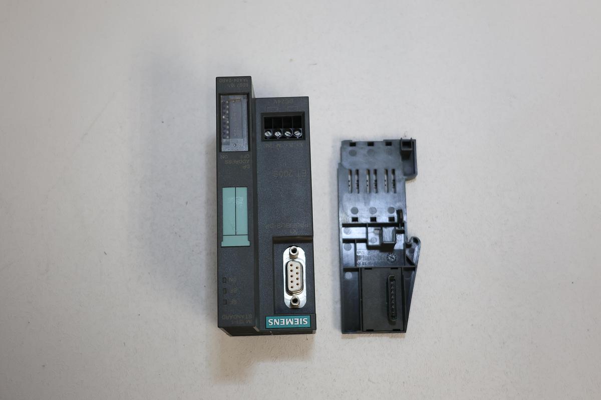 Used Siemens SIMATIC DP ET200S IM151-1 Interface Module w/ 6ES7 193-4JA00-0AA0 Used