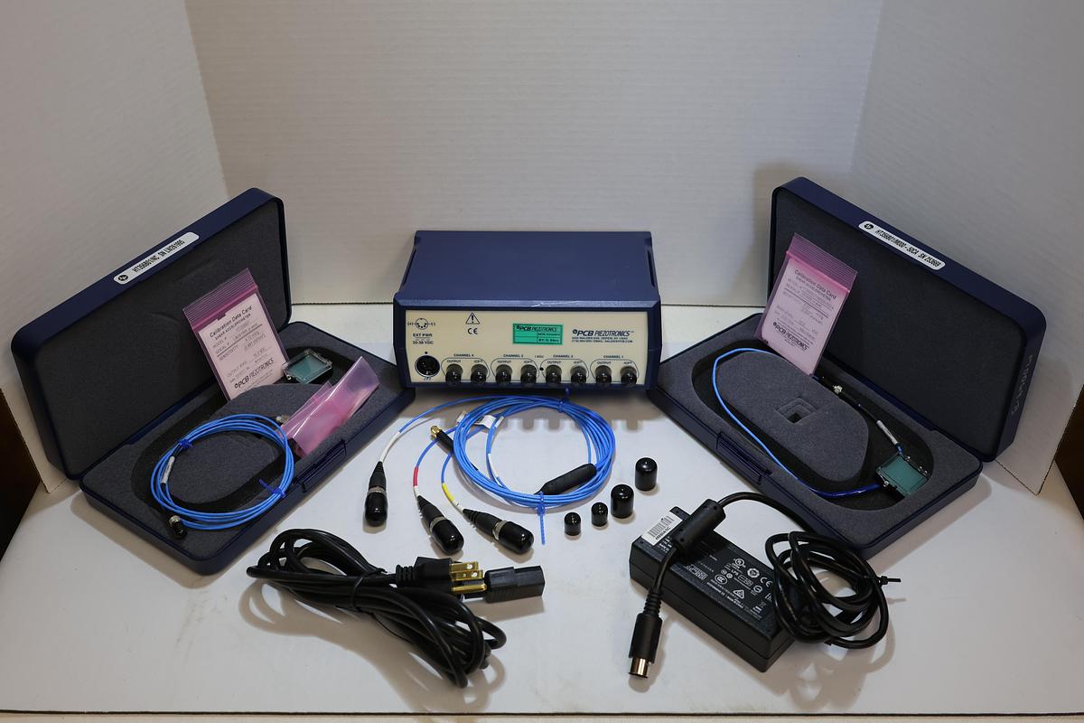 Used PCB 482C05 Vibration Analysis System w/ 2 HT356B01 Sensors & 034G10