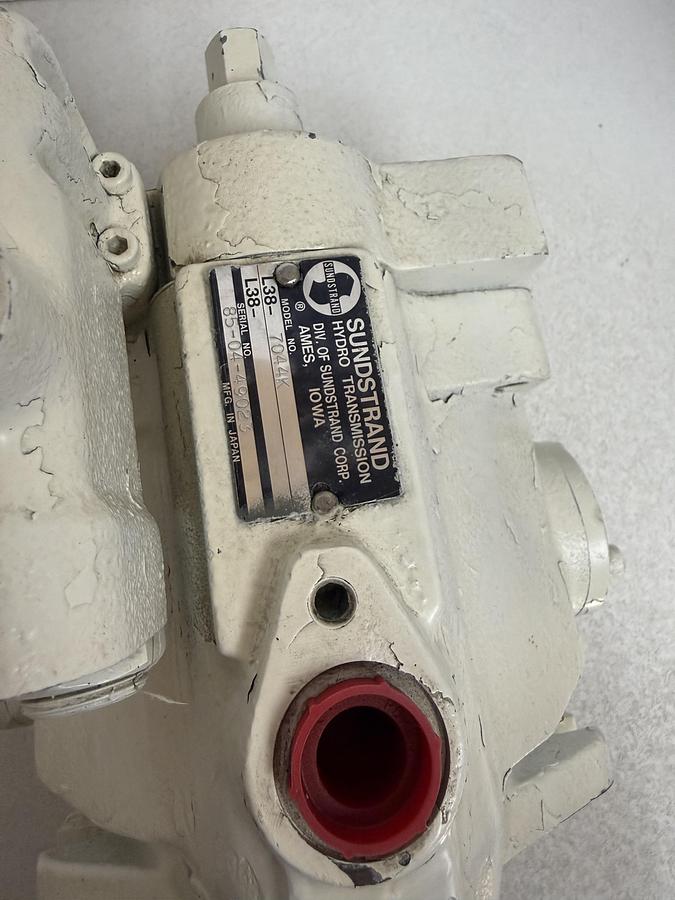 Used Sundstrand Hydro Transmission L38-7044K Hydraulic Pump GHB-92