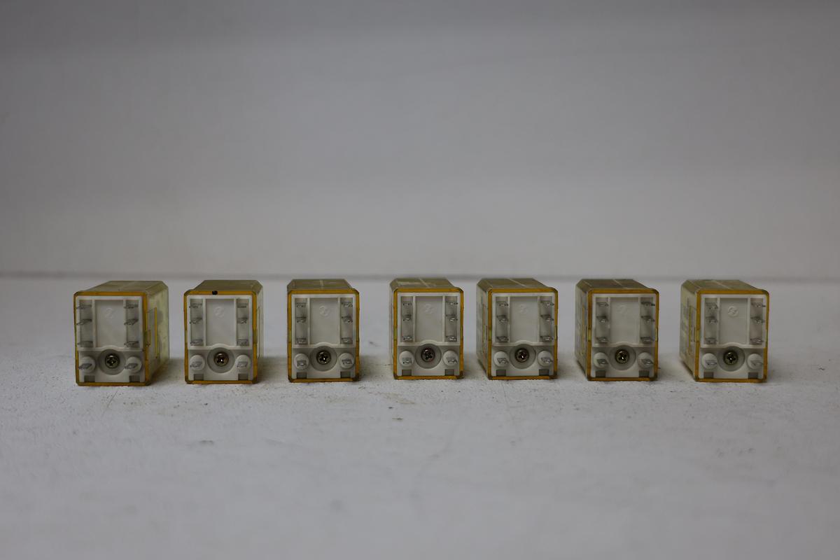 Used (Lot of 7) IDEC RY4S-U Mini Power Relays GHA-184