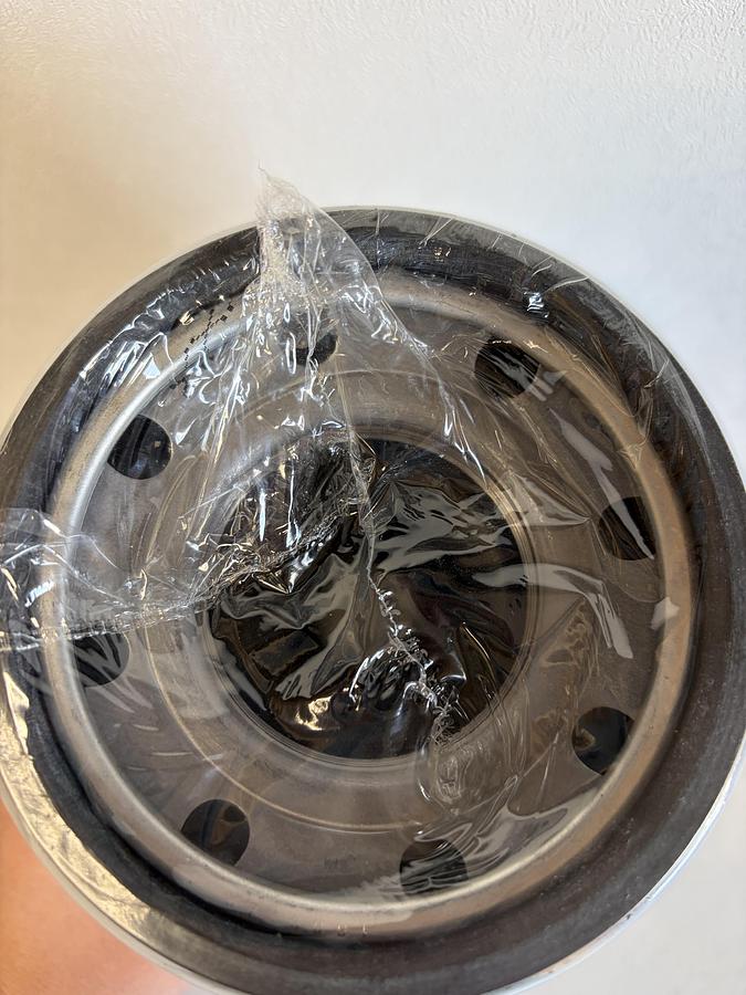 Used Wix oil filter 51748