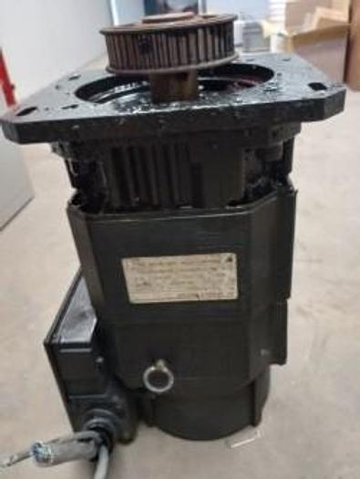 Used Yaskawa AC Spindle Motor UAASKA-06DBM13 3 Phase 4 Pole 200V 1500/8000