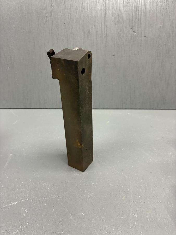 Used Greenleaf C-MRGNR-16-4 Lathe Turning Tool Holder – Right-Hand – 1" Shank 