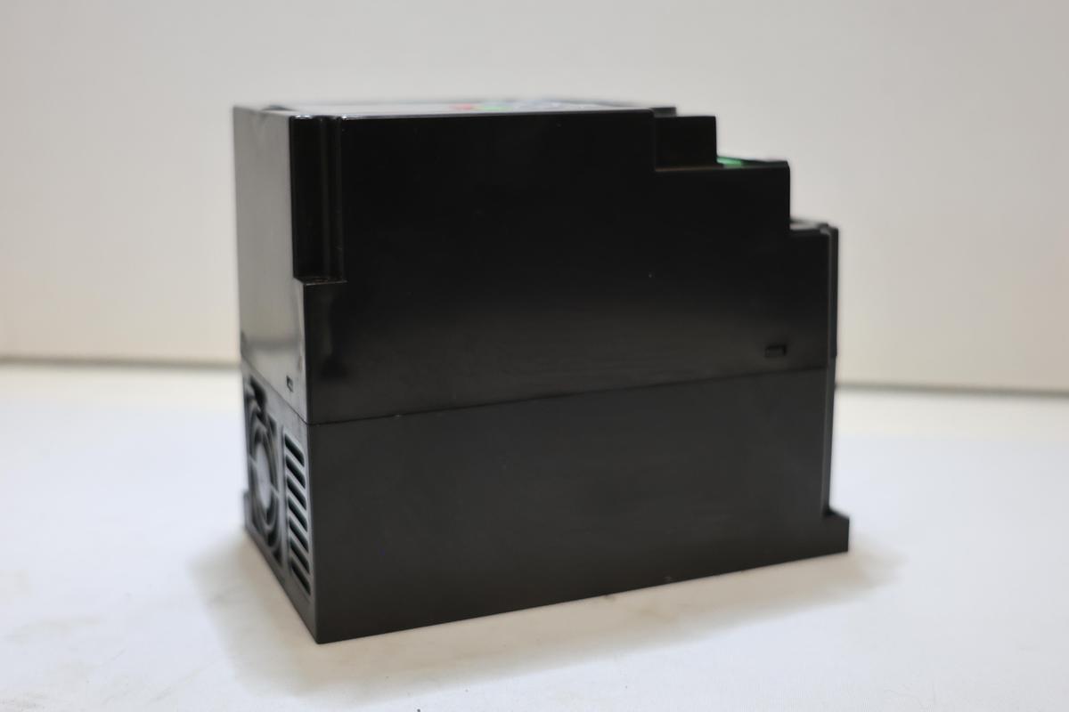 Used (NEW) A2-8022 Variable Frequency Drive VFD 2.2kW 220V 15A Motor Speed Controller Inverter