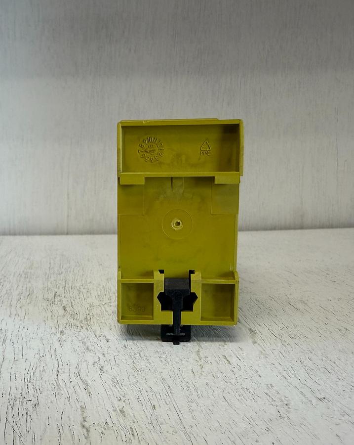 Used PILZ PNOZ XV2 30/24VDC 2n/o 2n/ot Relay 4.5W GHA-179