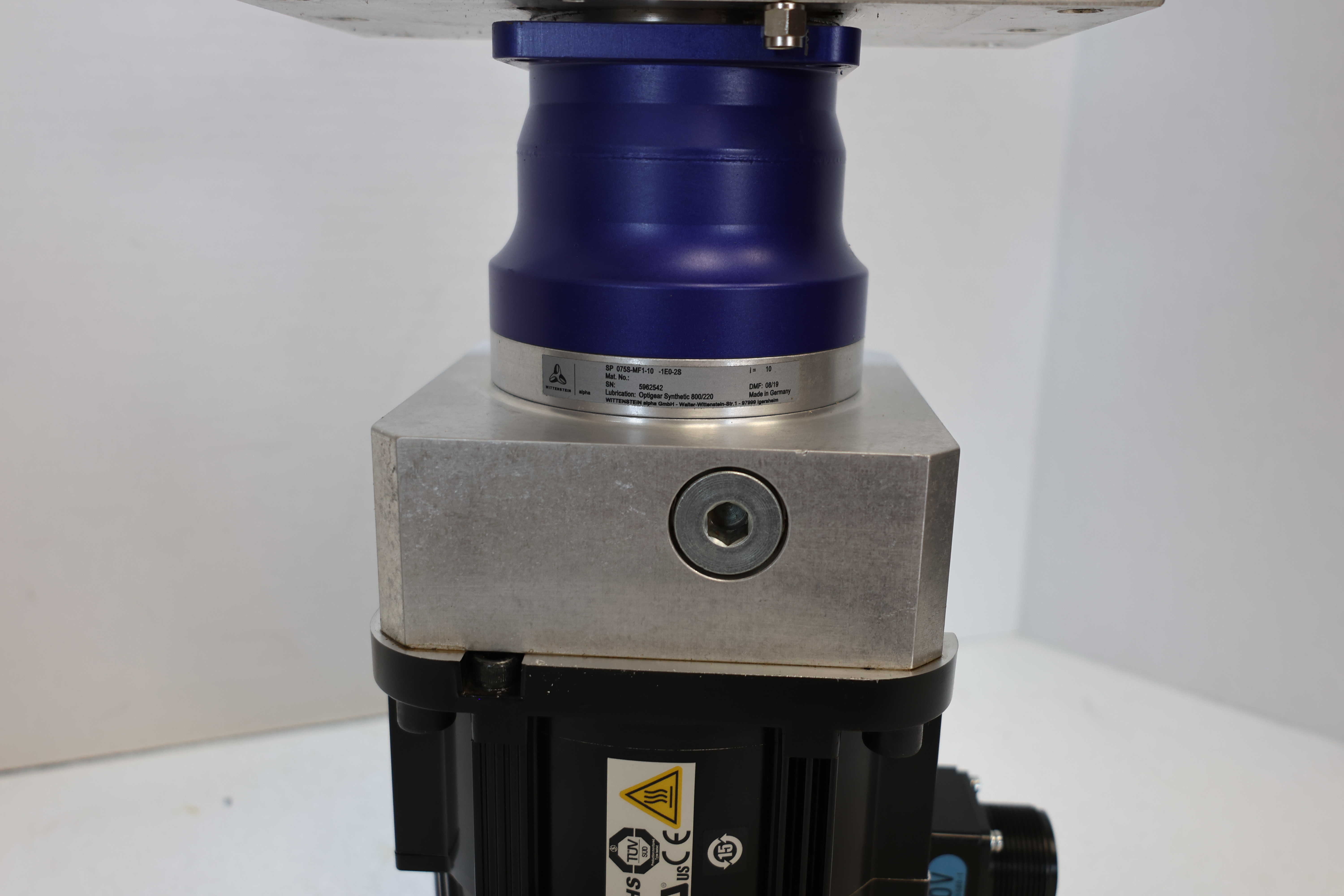 Used Yaskawa SGMGV-09D3A6F Servo Motor Wittenstein SP 075S 10:1 Gearbox