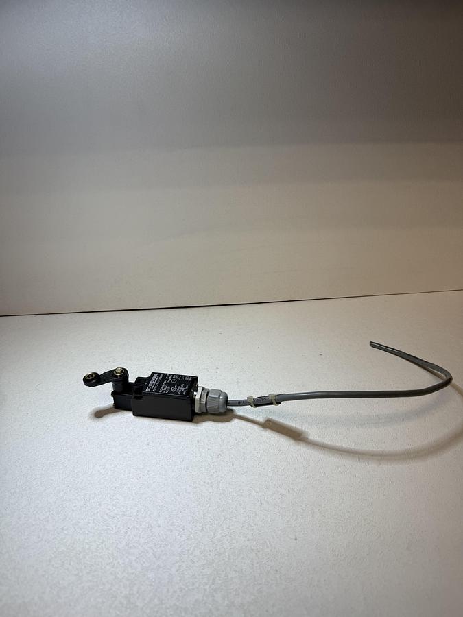 Used SCHMERSAL ZV1H-236-11Z-M20 Safety Limit Switch – Industrial Automation GHGC-8