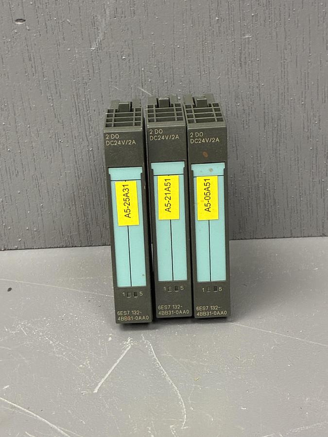 Used (LOT OF 3) Siemens 6ES7 132-4BB31-0AA0 | SIMATIC ET 200S Digital Output Module | GHC-34