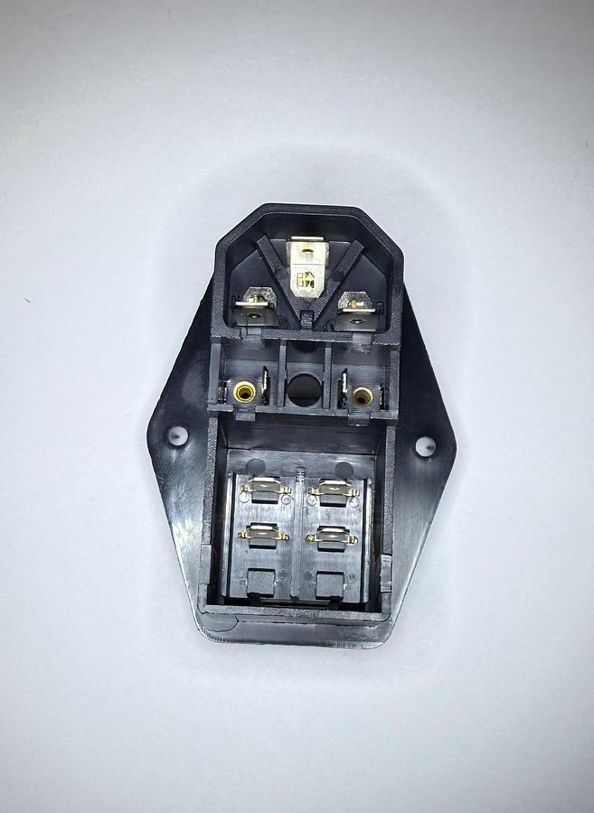 Used SCHURTER 6762 Power Entry Module – IEC C14 / C18 Inlet, Switch & Fuseholder GHGC-4