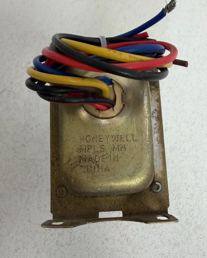 Used Honeywell AT175F-1031/U 75VA Control Transformer 208/277/480V to 24VAC HVAC 