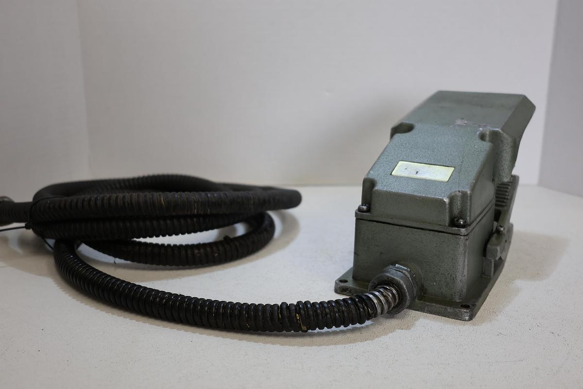 Used E-TEN Heavy Duty Industrial Foot Switch Pedal w/ Guard & Cable Used