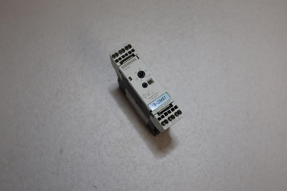 Used Siemens SIRIUS 3RP1540‑2AB30 OFF‑Delay Timing Relay – 24 V AC/DC, LED GHC-37