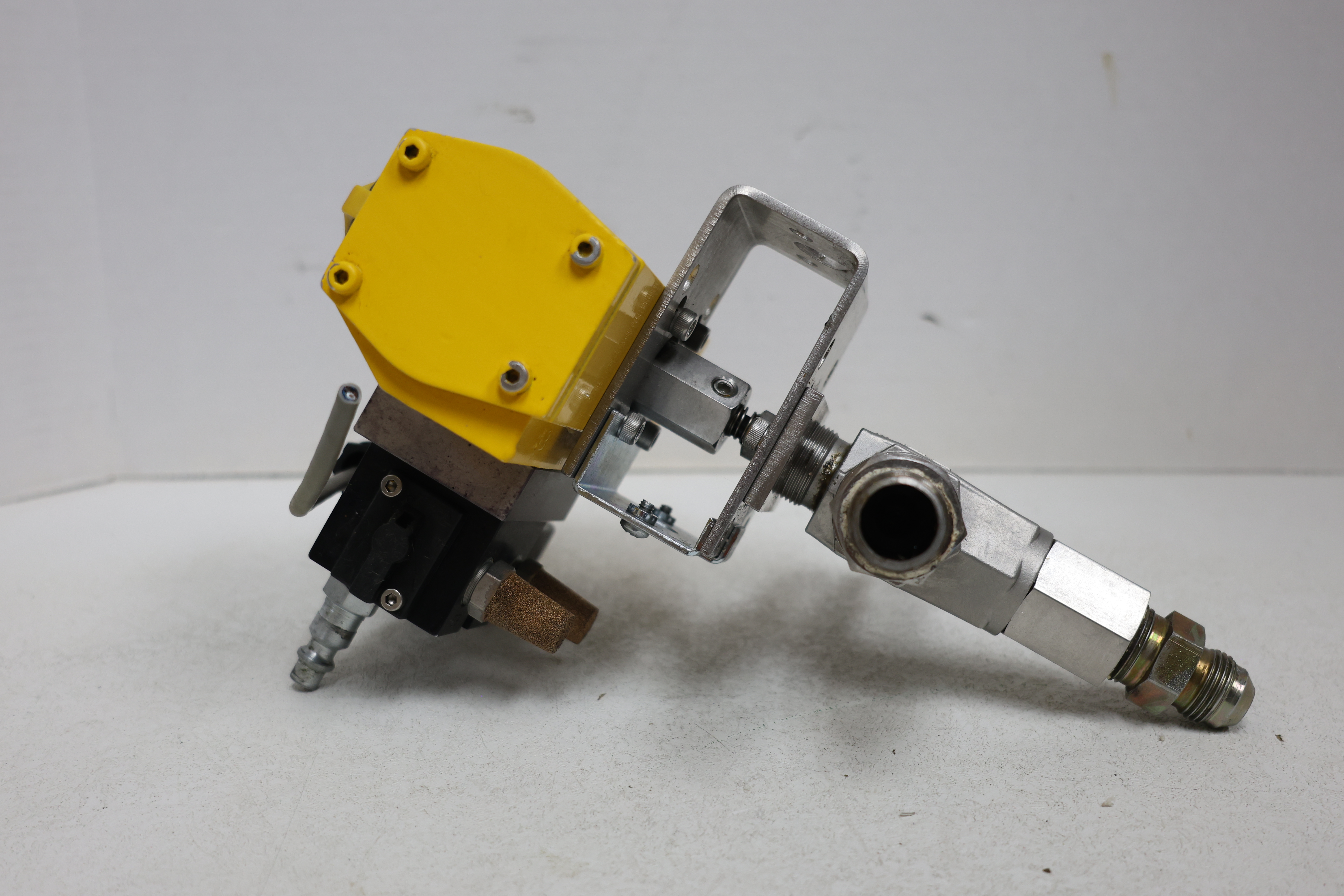 Used Parker 8F-B8XJ2-V-SS-61ADX Series 60 3-Way Pneumatic Ball Valve 1/2" SS GHA-122