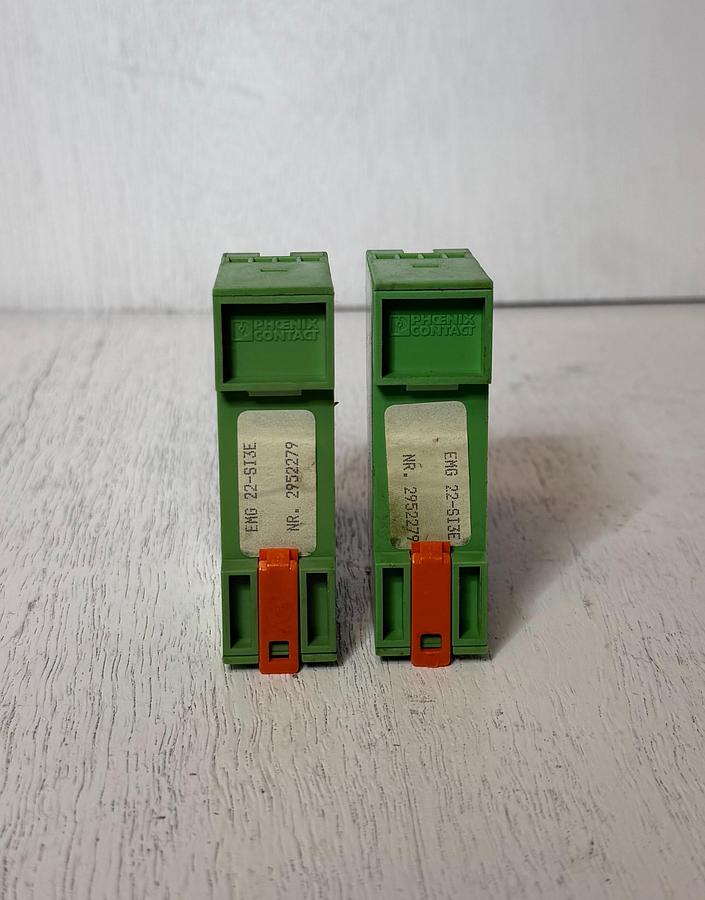 Used (Lot of 2) Pheonix Contact EMG 22-SI3E NR. 2952279 Fuse Block GHGS-11