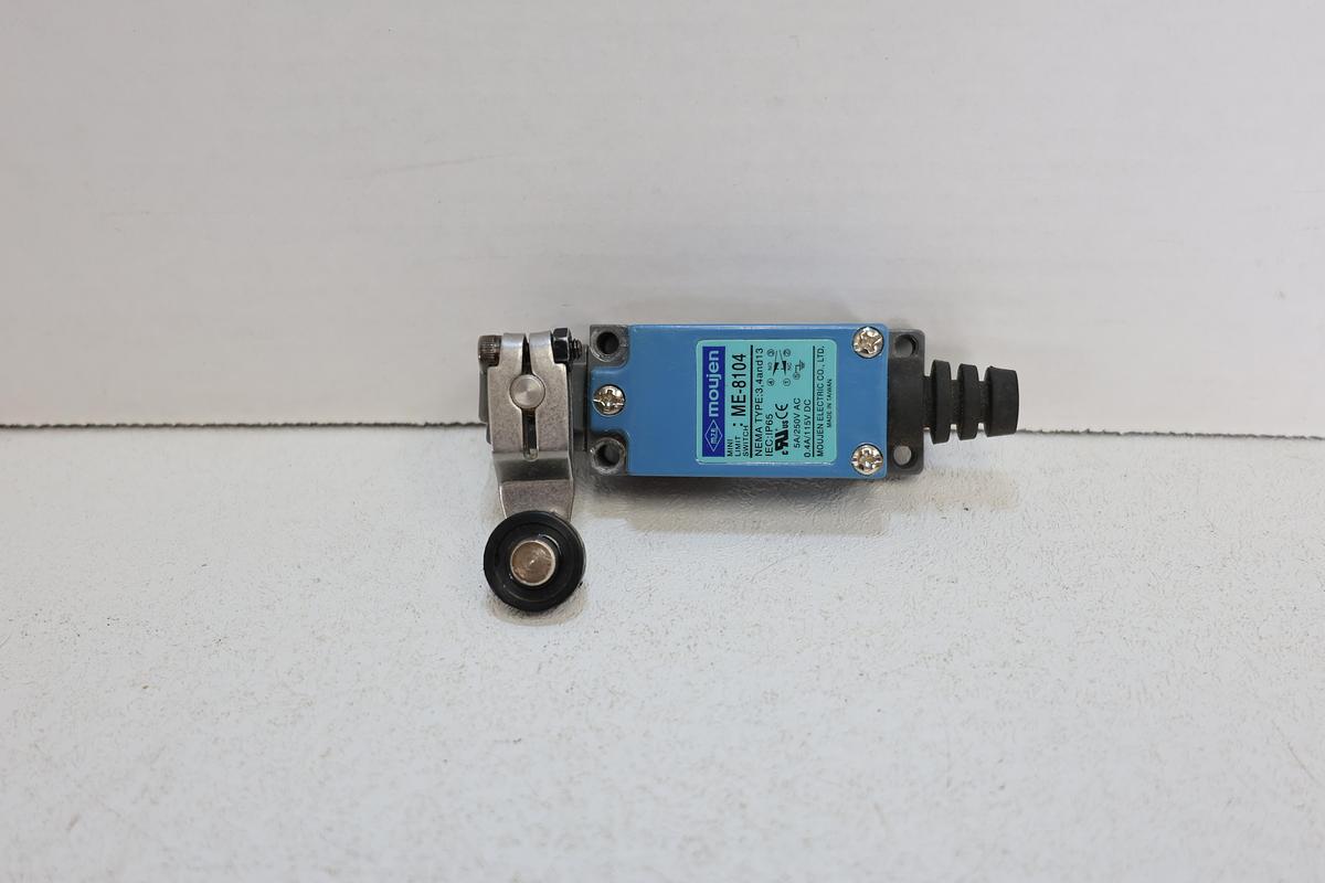 Moujen ME-8104 Limit Switch Side Rotary Roller Lever SPDT 5A 250VAC IP65 NEW