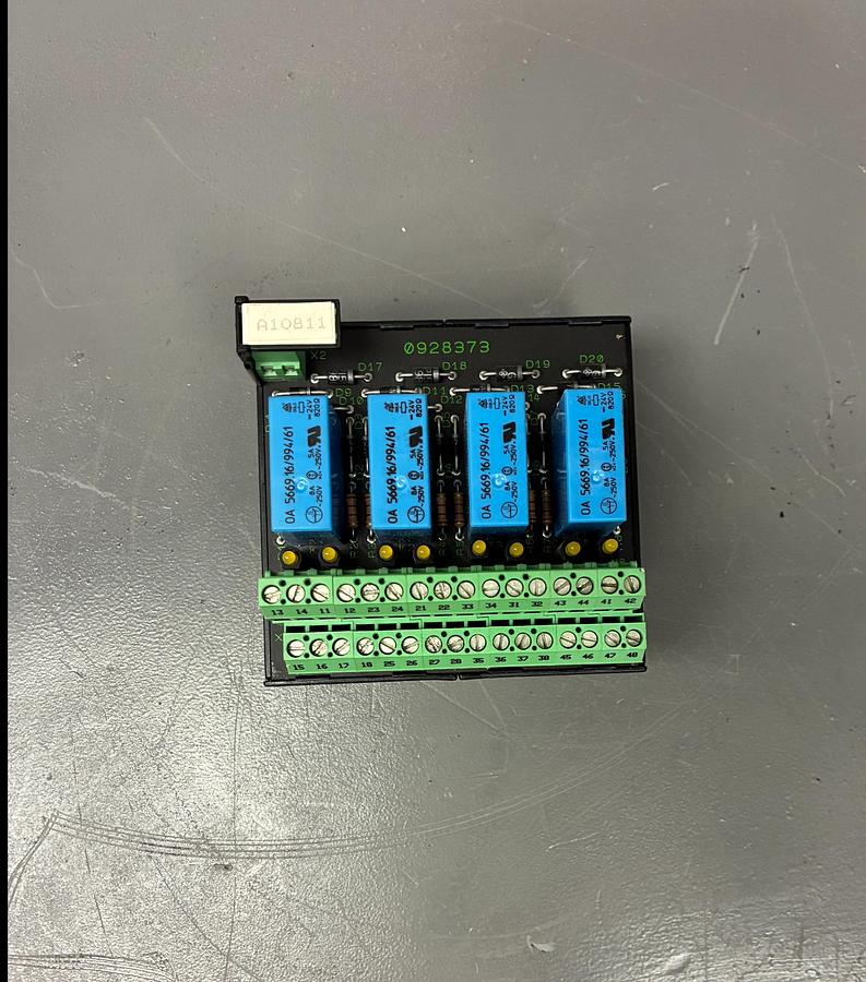 Used  Murr Elektronik 676016 Module 24VDC OUT MAX: 230 V GHC-37
