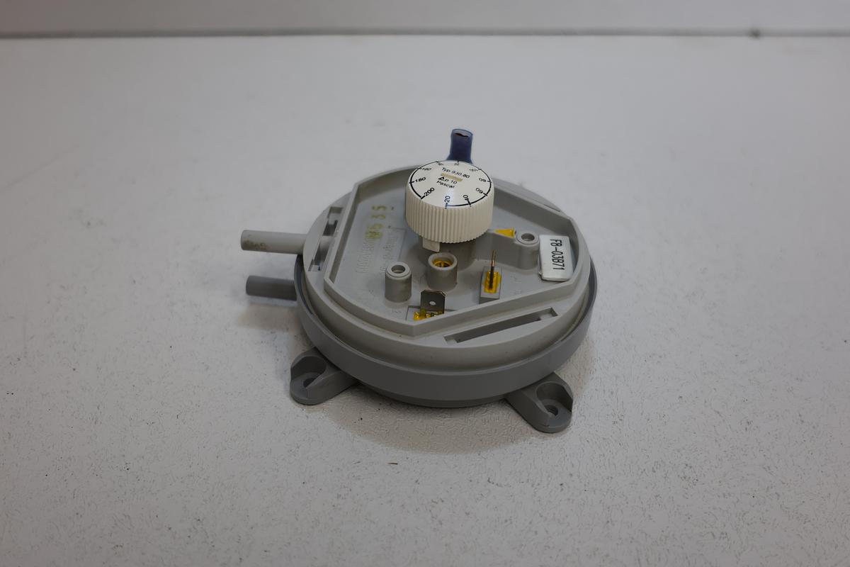 Used Beck Sensortechnik 930.80 Series Differential Pressure Switch