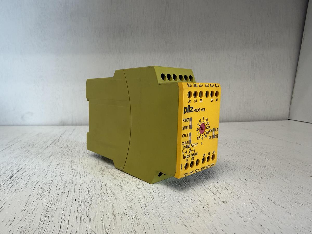 Used PILZ PNOZ XV2 30/24VDC 2n/o 2n/ot Relay 4.5W GHA-179
