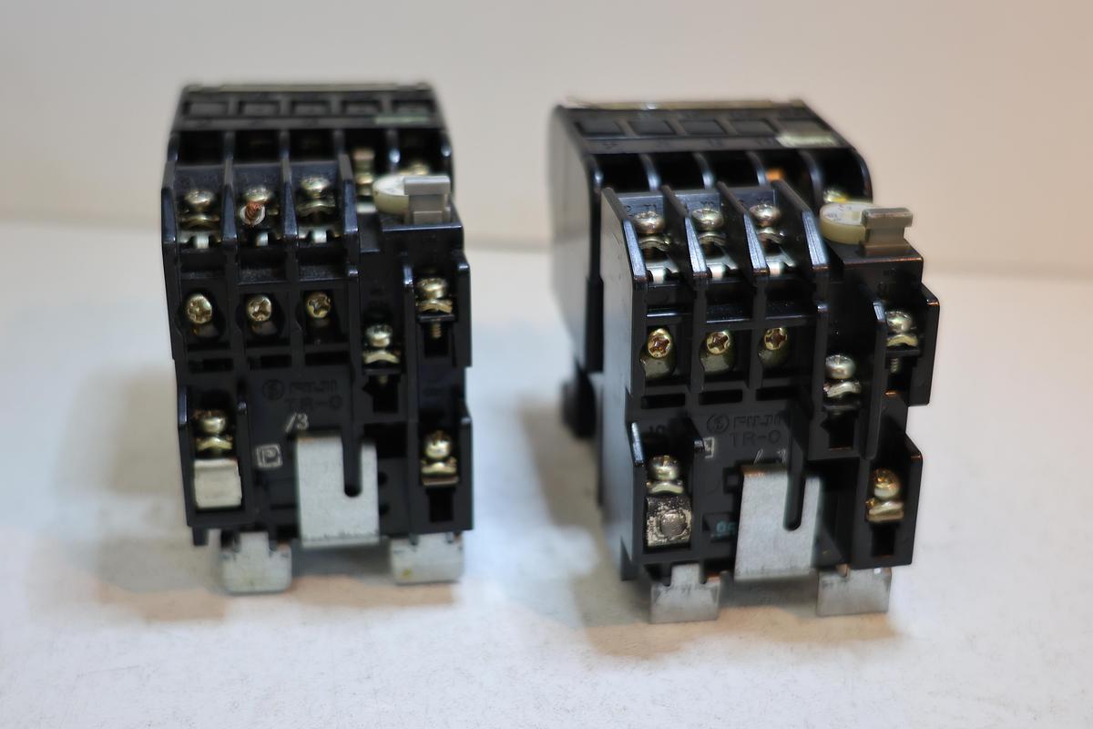 Used Fuji Electric SRCa-363105 (4A1B) Magnetic Contactor – 4NO + 1NC Auxiliary Contacts (Lot of 2) GHA-186