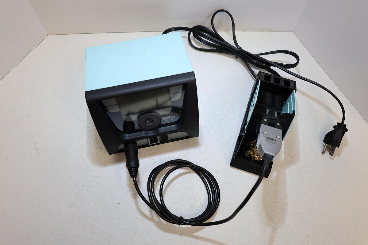 Used Weller WX1 200W Digital Soldering Station w/ WXMP Micro Iron & Stand Tested