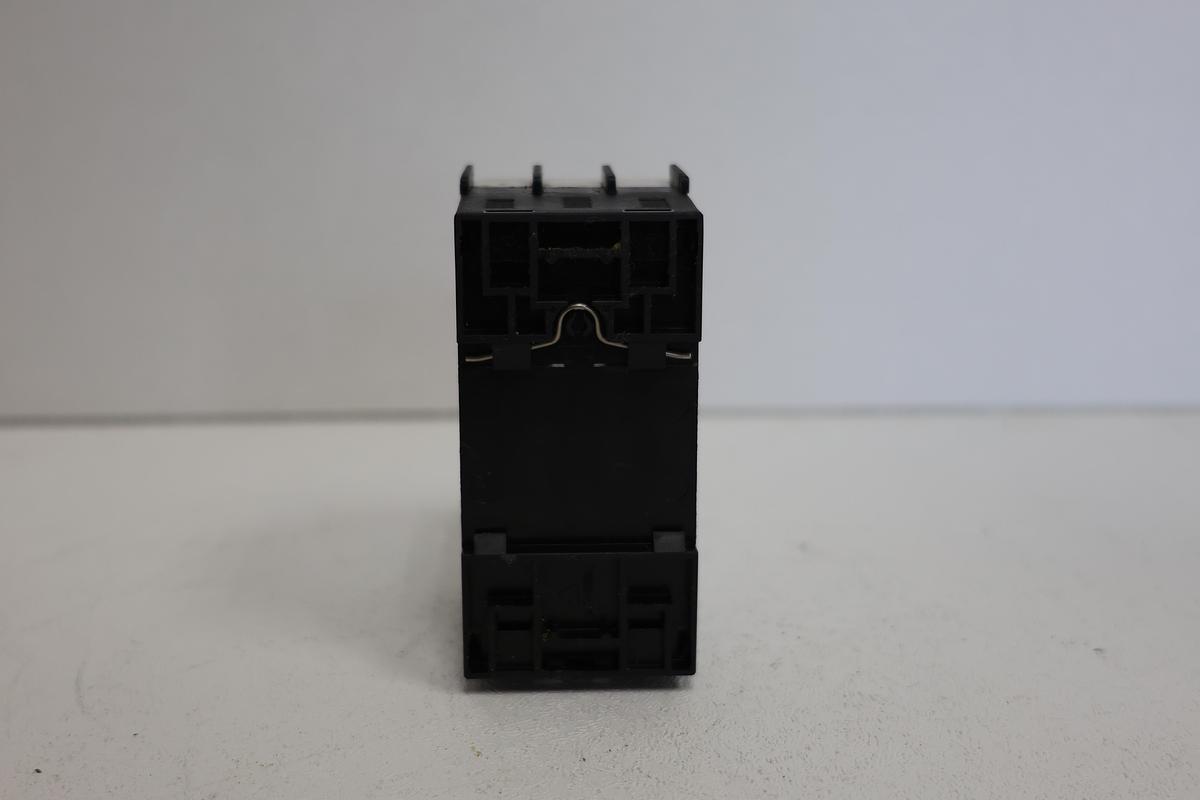 Used Siemens 3RV1021-1JA10 Motor Protection Circuit Breaker – 3RV10 Series, GHA-160