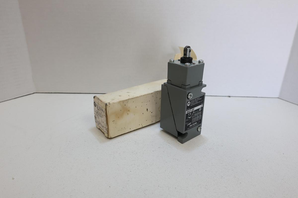 Allen Bradley 802T-DP Series J OilTight Limit Switch NIB Heavy Duty Industrial GHA-185