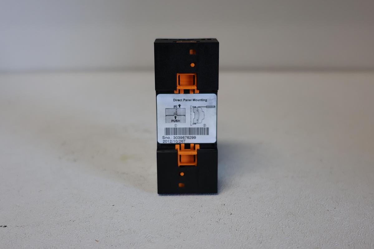 Used Phoenix Contact STEP Power Supply/ Model: 2868635 (VN) – 24VDC 0.75A DIN Rail Mount GHA 181