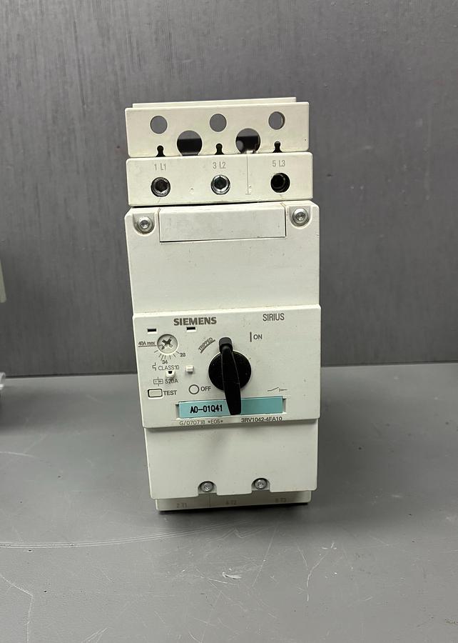 Used Siemens 3RV1042-4FA10 Motor Protection Circuit Breaker – 28-40A, 3-Pole, 520A GHC-37