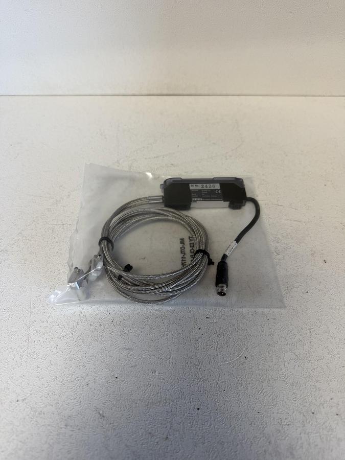 Used KEYENCE FS-V21RP Fiber Optic Sensor Amplifier Digital NPN FS-V21 Series GHGC-15
