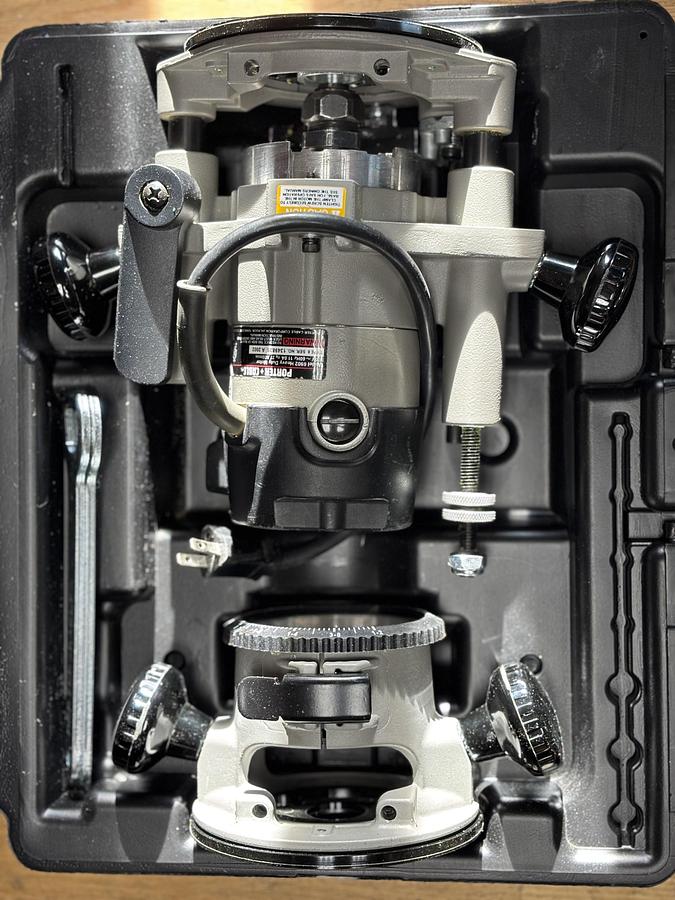 PORTER CABLE TOOLS 690LR HEAVY DUTY ROUTER (6902 MOTOR) w/ 1001-T2 BASE GHA-43