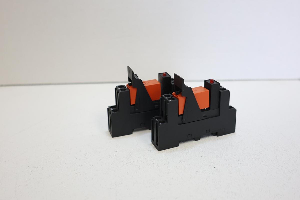 Used Schrack RT78625 Relay Socket Lot of 2 DIN Rail 8-Pin Screw Terminal RT Series