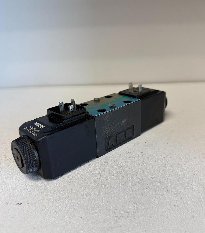 Used Eaton Vickers DG4V-3S-2N-M-U-H5-60 Control Solenoid Valve GHA-181