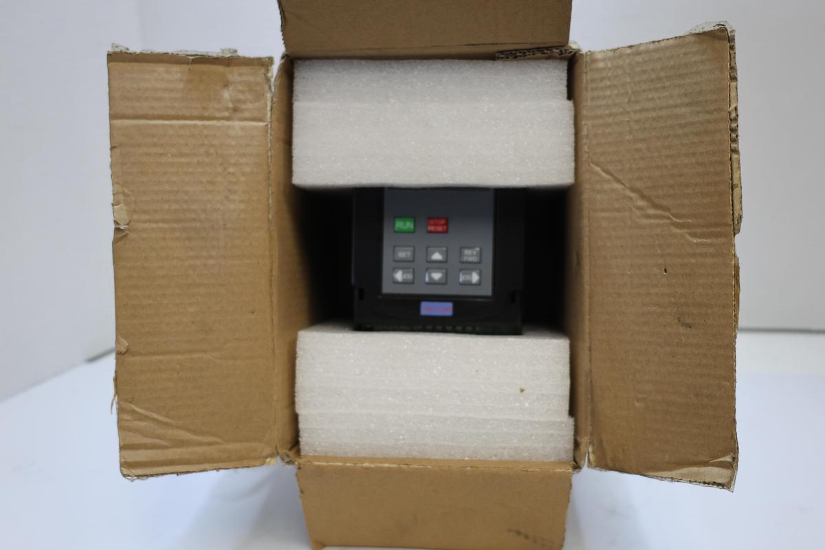 Used (NEW) A2-8022 Variable Frequency Drive VFD 2.2kW 220V 15A Motor Speed Controller Inverter