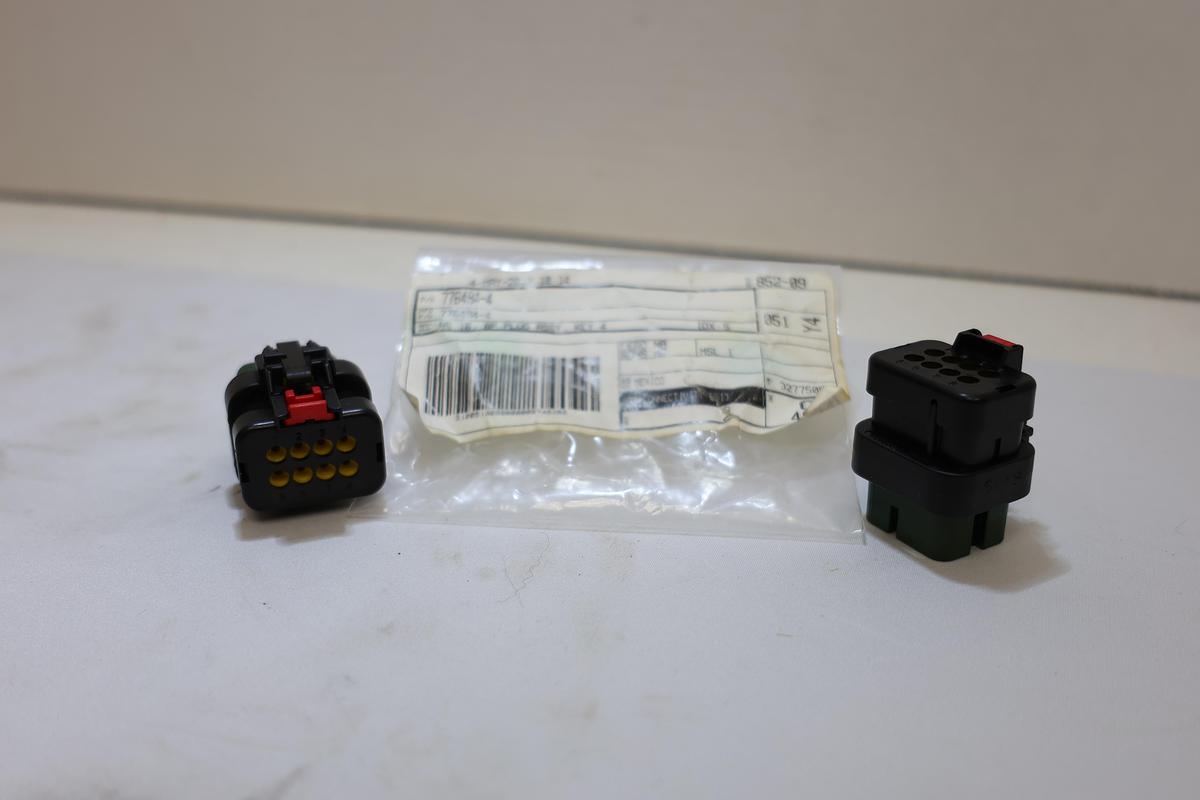 Lot of 2 NEW TE Connectivity 776494-4 8 Position Plug Assembly Key 4 Automotive Connector
