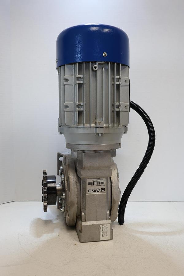 Used Varvel FRS 70 Gearmotor 1.5HP 230/460V 3PH 1690 RPM w/ Sprocket Used