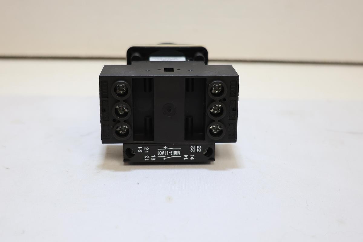 New Salzer H233-41300-A01 Rotary Disconnect Switch H233-41311-035M1 3P